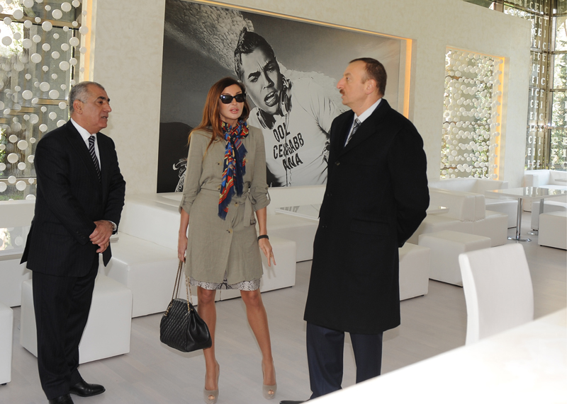 Azerbaijani President and First Lady open Officers' Park in Baku (PHOTO)