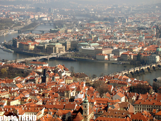 Collapse of concrete footbridge leaves 4 injured in Prague