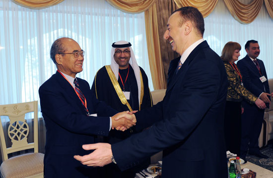 Azerbaijani President meets with participants of World Forum on Intercultural Dialogue (PHOTO)