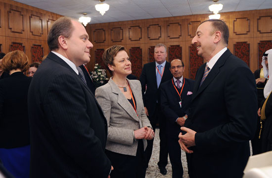 Azerbaijani President meets with participants of World Forum on Intercultural Dialogue (PHOTO)