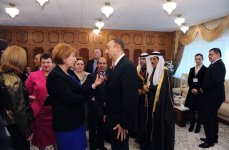 Azerbaijani President meets with participants of World Forum on Intercultural Dialogue (PHOTO)