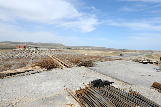 Azerbaijani President inspects reconstruction work in Alat-Astara-Iran frontier highway (PHOTO)
