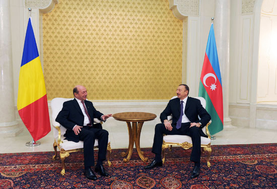 Azerbaijani and Romanian Presidents hold private meeting (PHOTO)