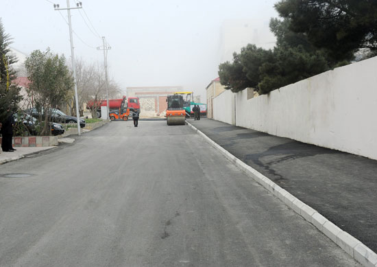 Azerbaijani President examines rebuilding progress in Badamdar settlement of Baku's Sabail district (PHOTO)