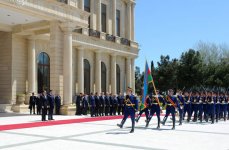 Ukrainian President officially welcomed in Azerbaijan (PHOTO)