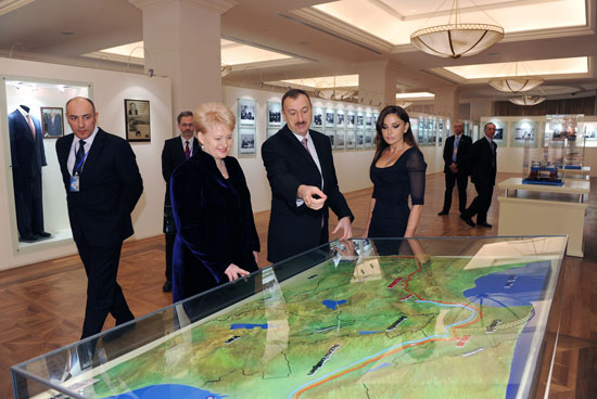 Lithuania`s President visits Heydar Aliyev Foundation (PHOTO)