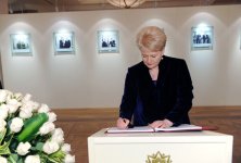 Lithuania`s President visits Heydar Aliyev Foundation (PHOTO)
