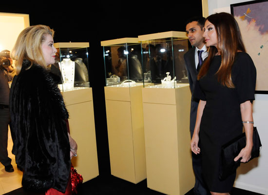 Azerbaijan's First Lady visits Masterpieces of Art exhibition at Museum of Modern Art (PHOTO)