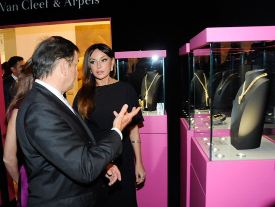 Azerbaijan's First Lady visits Masterpieces of Art exhibition at Museum of Modern Art (PHOTO)