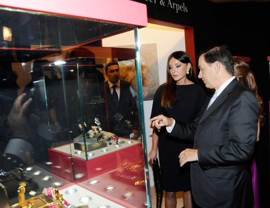 Azerbaijan's First Lady visits Masterpieces of Art exhibition at Museum of Modern Art (PHOTO)