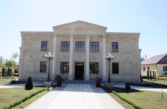 Azerbaijani President Ilham Aliyev gets acquainted with overhauled Culture House in Agjabadi (PHOTO)