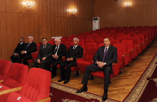 Azerbaijani President Ilham Aliyev gets acquainted with overhauled Culture House in Agjabadi (PHOTO)