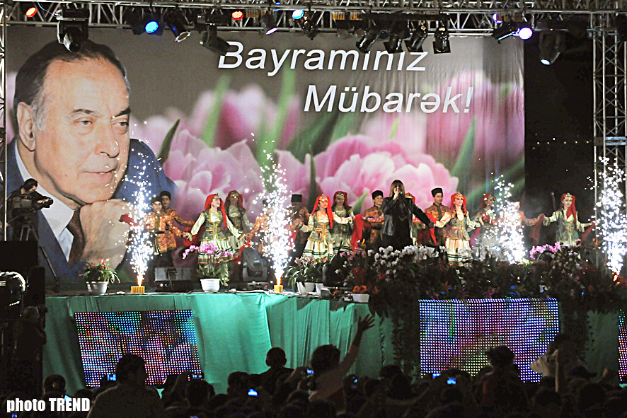 Spectacular fireworks fills Baku sky - PHOTOSESSION