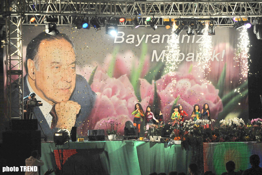 Spectacular fireworks fills Baku sky - PHOTOSESSION