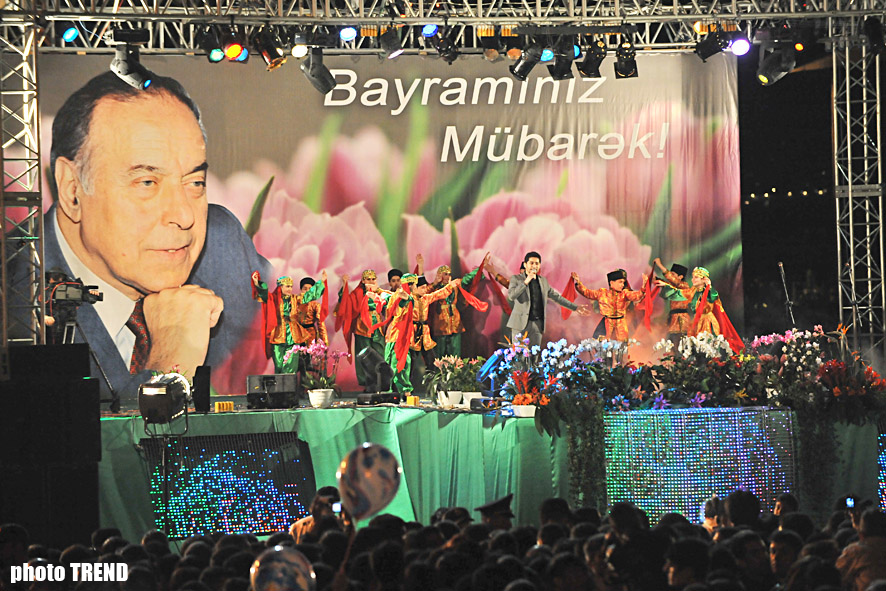 Spectacular fireworks fills Baku sky - PHOTOSESSION