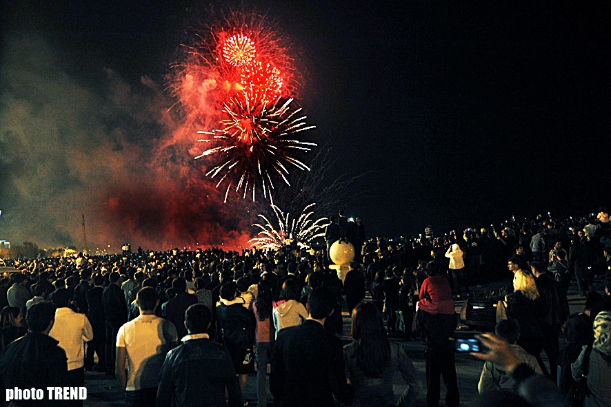 Spectacular fireworks fills Baku sky - PHOTOSESSION