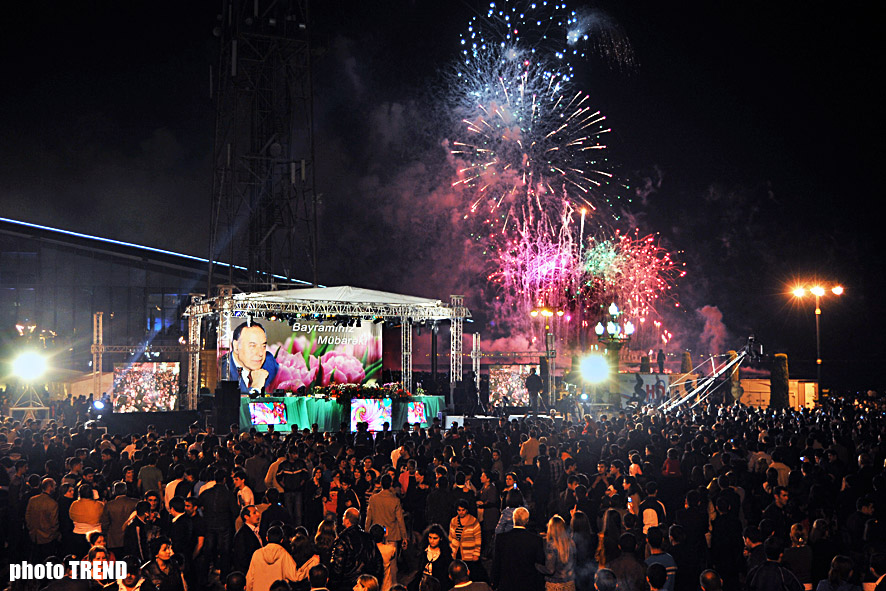 Spectacular fireworks fills Baku sky - PHOTOSESSION