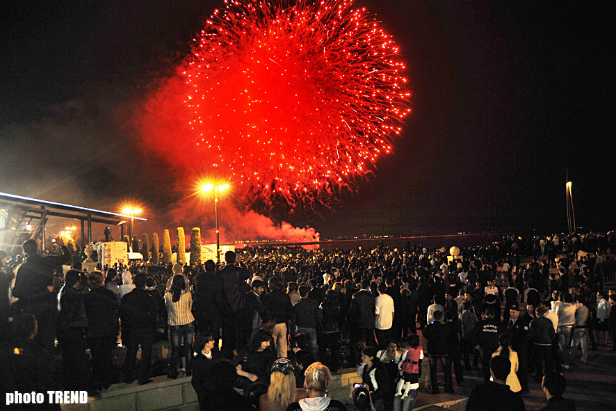 Spectacular fireworks fills Baku sky - PHOTOSESSION