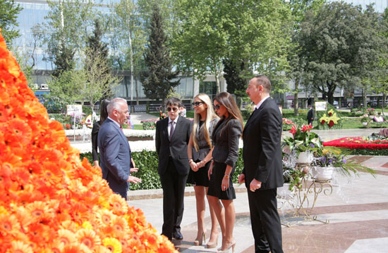Azerbaijani President and his spouse join flower festival (PHOTOS)