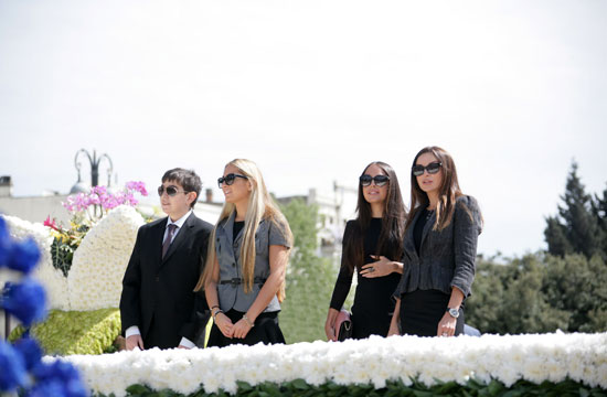 Azerbaijani President and his spouse join flower festival (PHOTOS)