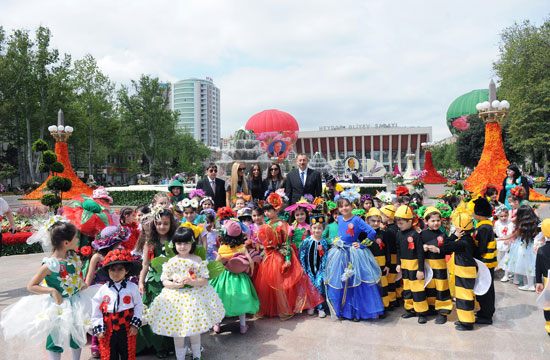 Azerbaijani President and his spouse join flower festival (PHOTOS)