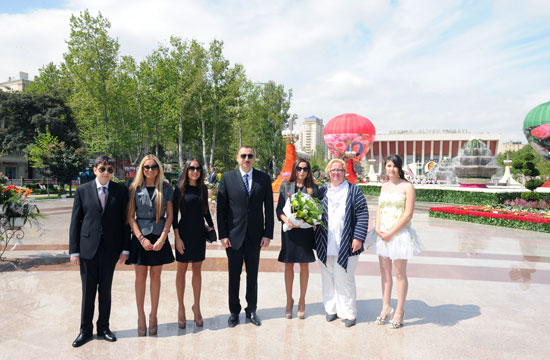 Azerbaijani President and his spouse join flower festival (PHOTOS)
