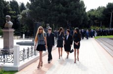 Azerbaijani President and his spouse visit tomb of National Leader Heydar Aliyev (UPDATE) (PHOTOS)