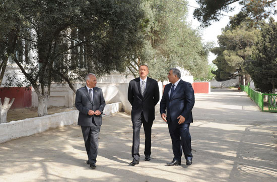 President Ilham Aliyev: Baku's settlements should differ with modernity, beauty and purity (UPDATE) (PHOTO)