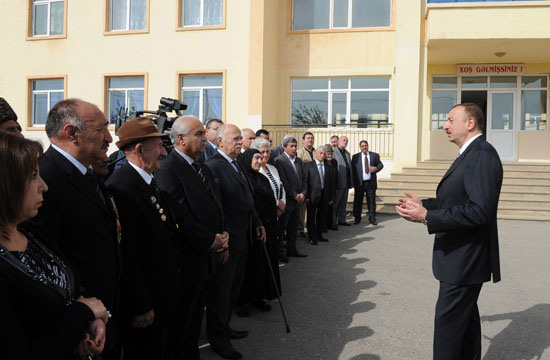 President Ilham Aliyev: Baku's settlements should differ with modernity, beauty and purity (UPDATE) (PHOTO)