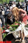 Winners of  Eurovision Song Contest 2011 laid flowers at monument to Heydar Aliyev (PHOTO)