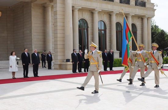 Czech President officially welcomed to Azerbaijan (PHOTO)