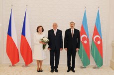 Czech President officially welcomed to Azerbaijan (PHOTO)