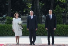 Czech President officially welcomed to Azerbaijan (PHOTO)