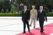 Czech President officially welcomed to Azerbaijan (PHOTO)