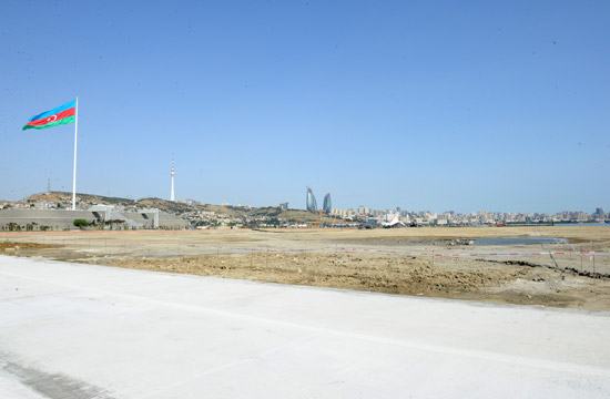 Azerbaijani President Familiarizes himself with Ongoing Improvement and Construction Works Around State Flag Square (PHOTO)