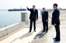 Azerbaijani President Familiarizes himself with Ongoing Improvement and Construction Works Around State Flag Square (PHOTO)
