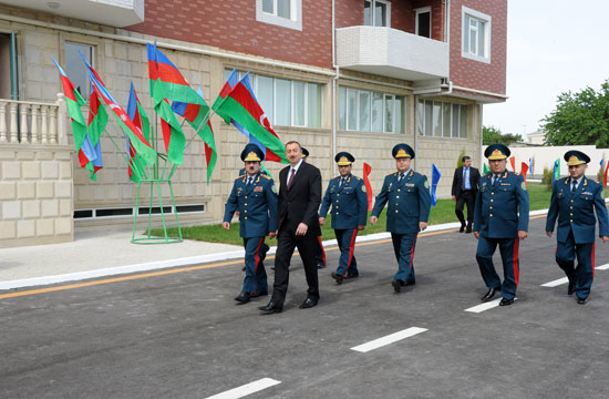 President Ilham Aliyev inaugurates residential complex for border guards (PHOTO)