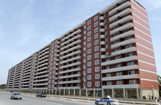 President Ilham Aliyev inaugurates residential complex for border guards (PHOTO)