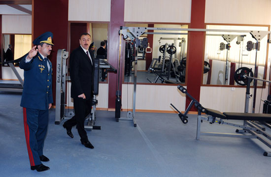 President Ilham Aliyev inaugurates residential complex for border guards (PHOTO)