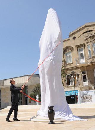 President Ilham Aliyev inaugurates Ziverbey Ahmedbeyov park (PHOTO)