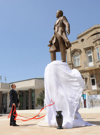 President Ilham Aliyev inaugurates Ziverbey Ahmedbeyov park (PHOTO)