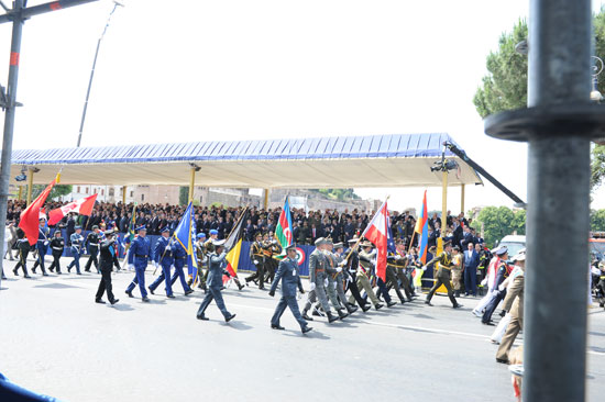 Azerbaijan`s President participates in official parade in Italy (PHOTO)