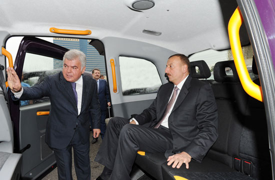 Azerbaijani President inspects new Baku cabs (PHOTO)