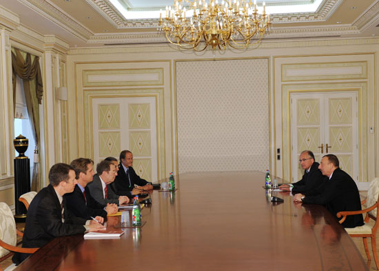 President of Azerbaijan receives Special Envoy of US Secretary of State for Eurasian Energy (PHOTO)