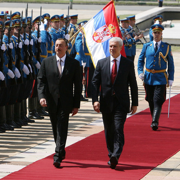 Azerbaijani President officially welcomed to Belgrade  (PHOTO)