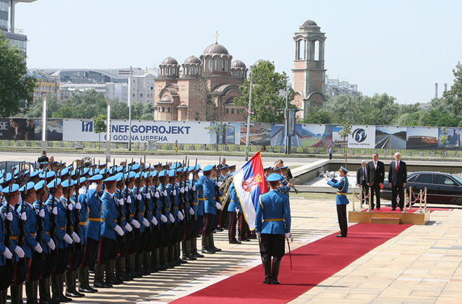 Azerbaijani President officially welcomed to Belgrade  (PHOTO)