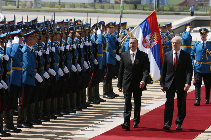 Azerbaijani President officially welcomed to Belgrade  (PHOTO)
