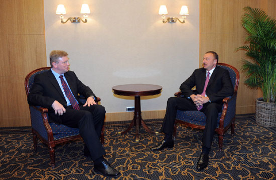 President Ilham Aliyev meets European Commissioner for Enlargement and European Neighbourhood Policy