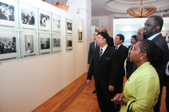 Permanent representatives of several countries to UN visit Heydar Aliyev Foundation