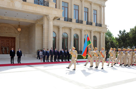 Polish President officially welcomed to Azerbaijan (PHOTO)